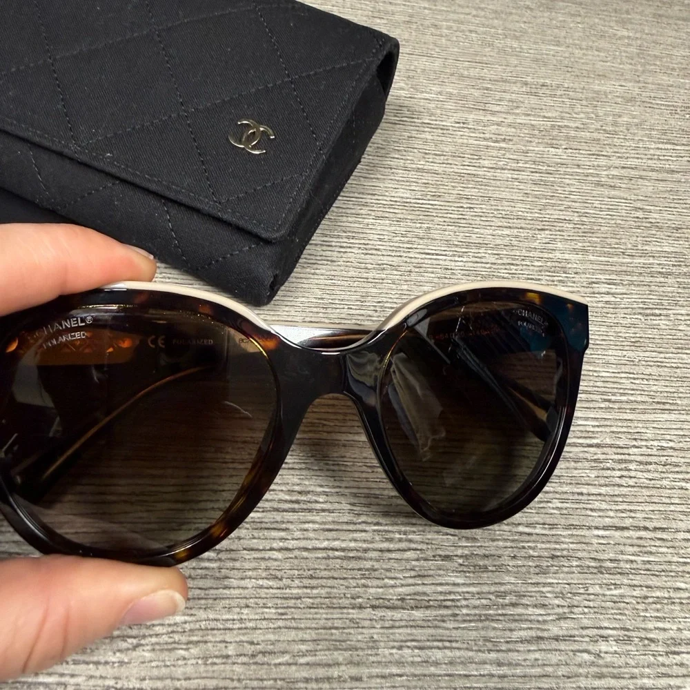 Chanel 5414 tortoise sunglasses - Picture 9 of 12